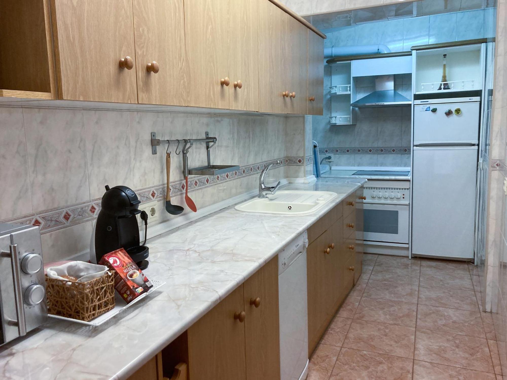 Luninoso Y Practico Apartamento En El Centro Con Amplio Parking Incluido Granada Luaran gambar
